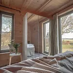 Traumhaff Kustenchalets: Lärchenwoodchalets Mit Kamin Und Sauna An Der Ostsee Chalet *