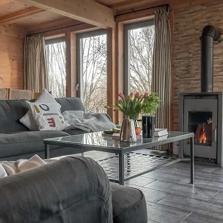 Chalet Traumhaff Kustenchalets: Lärchenwoodchalets Mit Kamin Und Sauna An Der Ostsee Vogelsang-Warsin