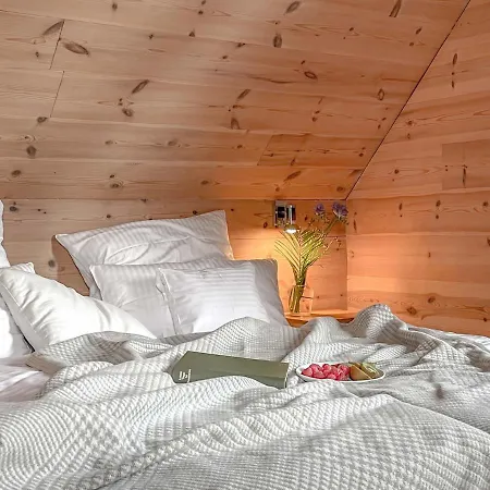 Traumhaff Kustenchalets: Lärchenwoodchalets Mit Kamin Und Sauna An Der Ostsee