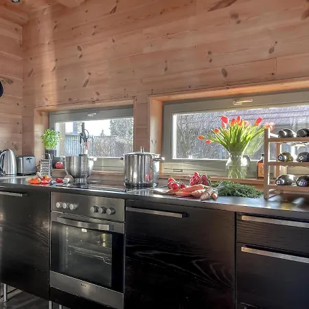 Traumhaff Kustenchalets: Lärchenwoodchalets Mit Kamin Und Sauna An Der Ostsee Chalet