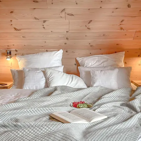 Traumhaff Küstenchalets - Einzigartige An Der Ostsee. Ganz Aus Lärchenholz Mit Kamin Und Sauna