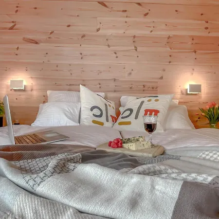 Traumhaff Kustenchalets: Lärchenwoodchalets Mit Kamin Und Sauna An Der Ostsee * Vogelsang-Warsin