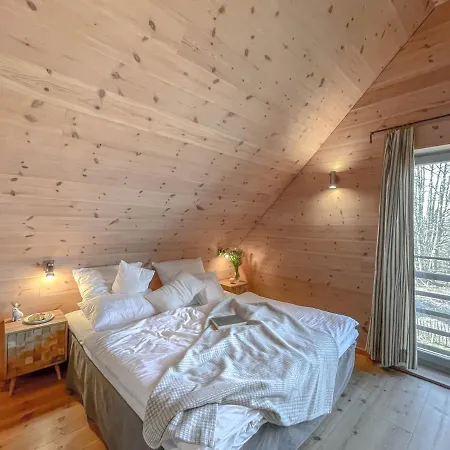Traumhaff Kustenchalets: Lärchenwoodchalets Mit Kamin Und Sauna An Der Ostsee Chalet