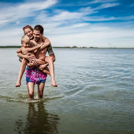 Traumhaff Kustenchalets: Lärchenwoodchalets Mit Kamin Und Sauna An Der Ostsee Vogelsang-Warsin